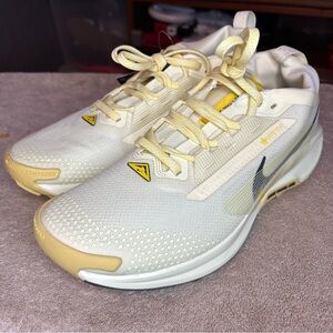 Nike React Pegasus Trail 5 Gore Tex Size 10 Mens Alabaster Yellow Trail Shoes